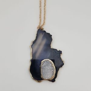 Elegant Black and Gold Pendant Necklace